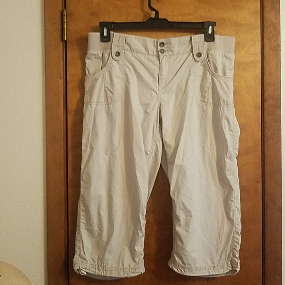Khaki capris